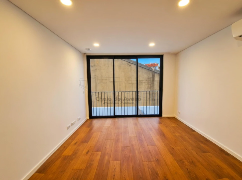 Apartamento T1 para Venda em Glória e Vera Cruz Foto 6