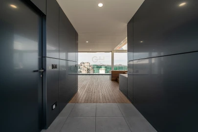 Apartamento T4 para Venda em Mafamude e Vilar do Paraíso