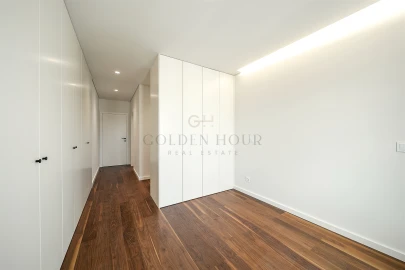 Apartamento T4 para Venda em Mafamude e Vilar do Paraíso