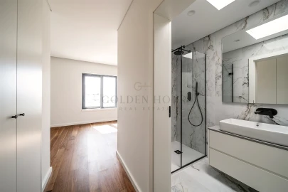Apartamento T4 para Venda em Mafamude e Vilar do Paraíso