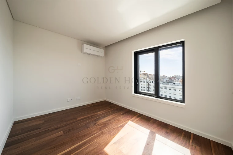 Apartamento T4 para Venda em Mafamude e Vilar do Paraíso Foto 58