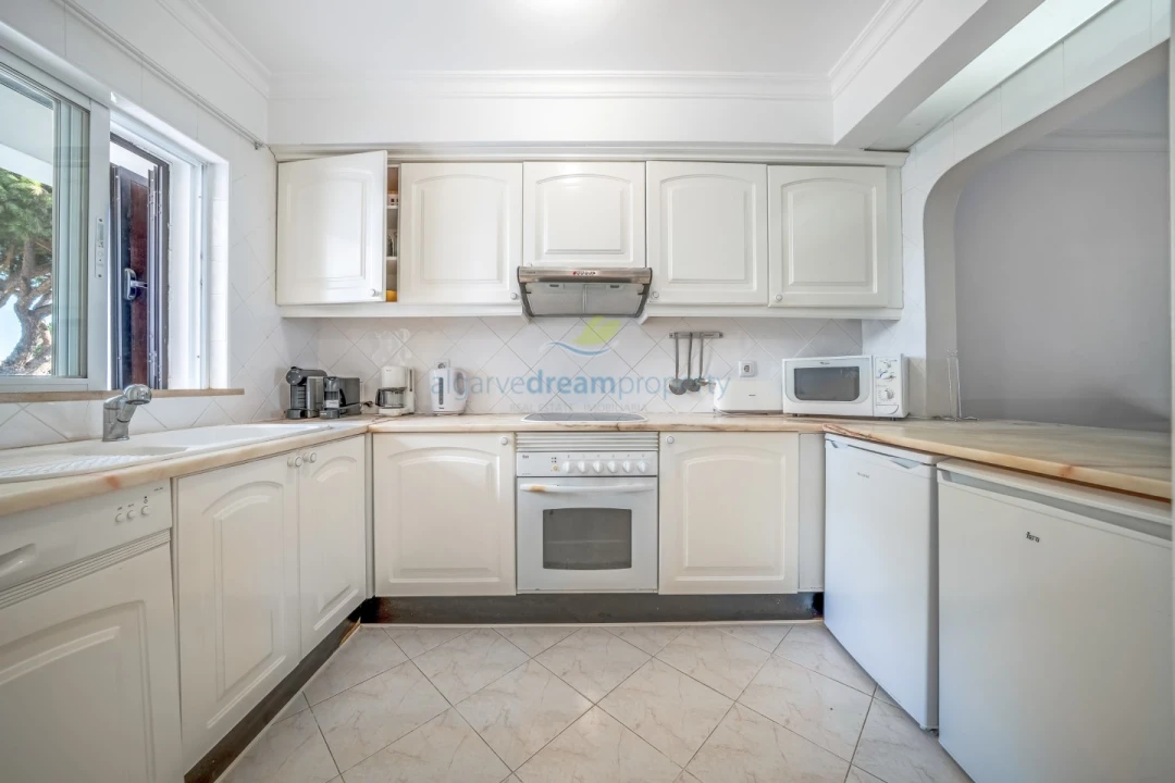 Apartamento T1 para Venda em Albufeira e Olhos de Água Foto 8