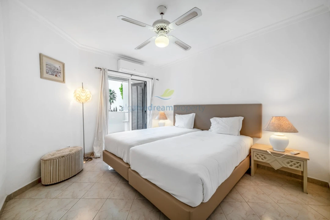 Apartamento T1 para Venda em Albufeira e Olhos de Água Foto 11