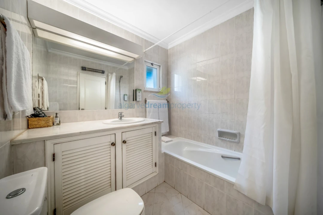 Apartamento T1 para Venda em Albufeira e Olhos de Água Foto 16