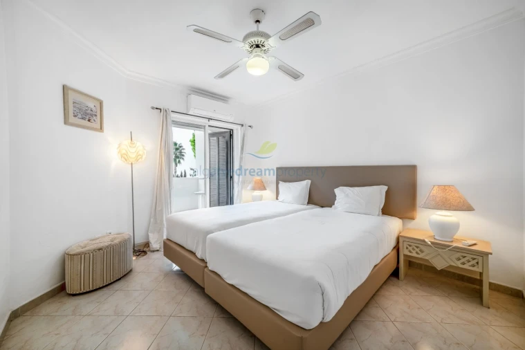 Apartamento T1 para Venda em Albufeira e Olhos de Água Foto 11