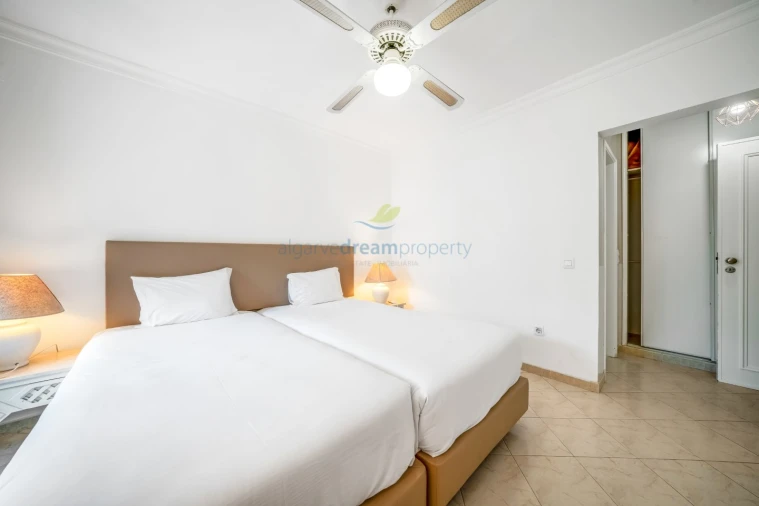 Apartamento T1 para Venda em Albufeira e Olhos de Água Foto 12