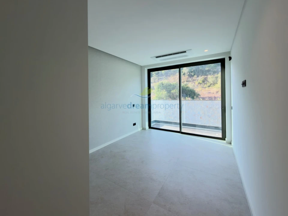 Moradia T4 para Venda em Albufeira e Olhos de Água Foto 8
