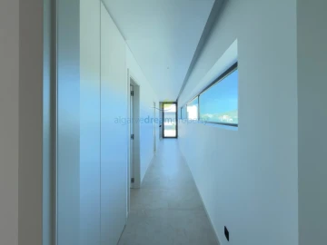 Moradia T4 para Venda em Albufeira e Olhos de Água
