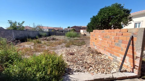 Moradia T3 para Venda em Monte Real e Carvide