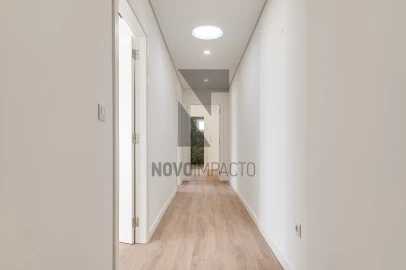 Moradia T4 para Venda em Sarilhos Grandes