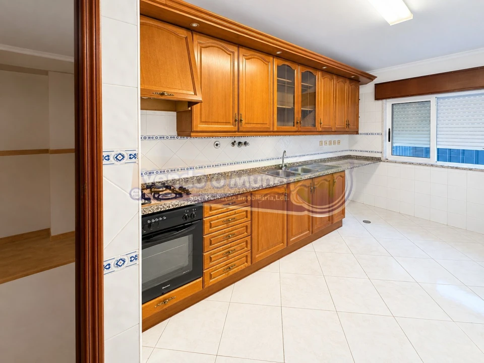 Apartamento T3 para Venda em Benavente Foto 3