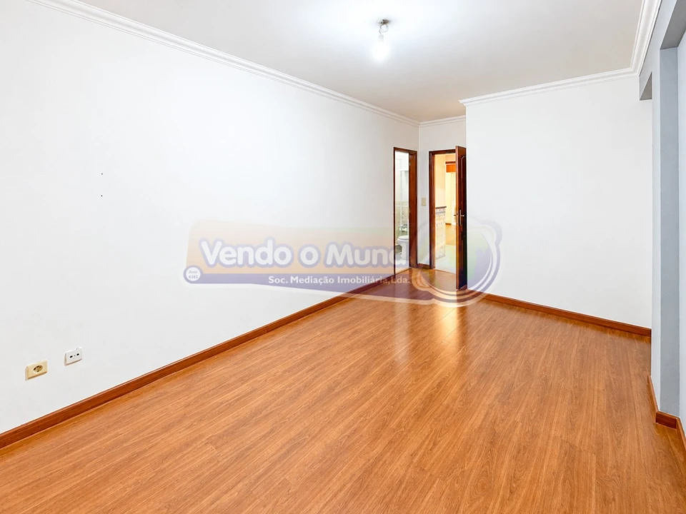 Apartamento T3 para Venda em Benavente Foto 12