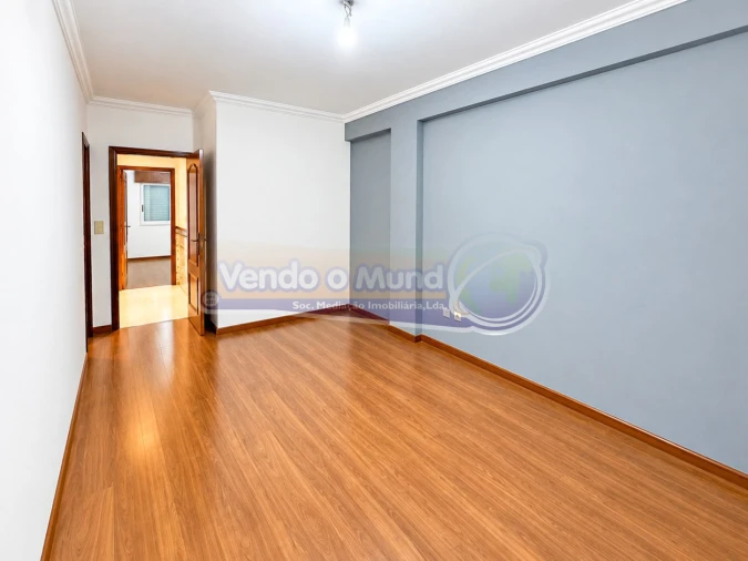 Apartamento T3 para Venda em Benavente Foto 11
