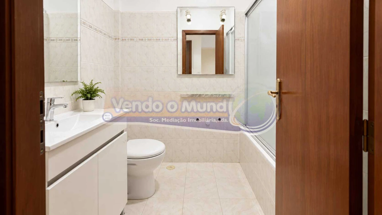Apartamento T2 para Venda em Vila Franca de Xira Foto 12
