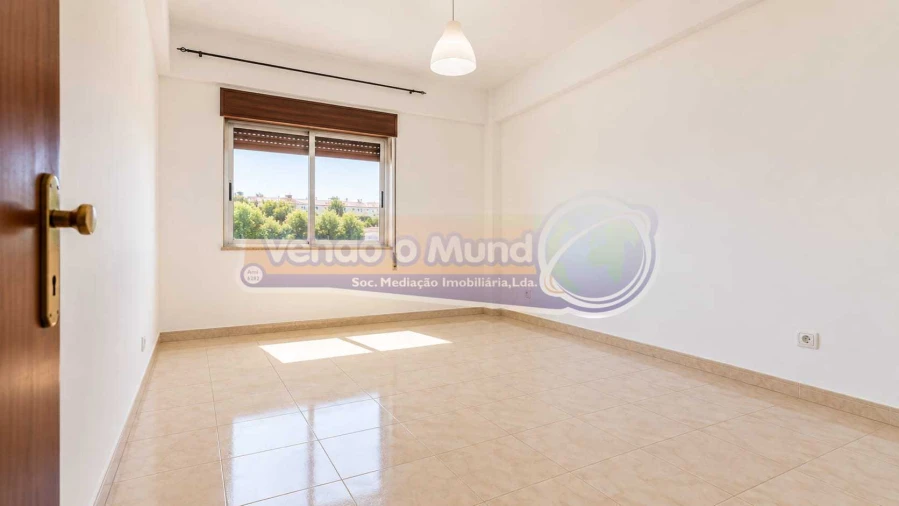 Apartamento T2 para Venda em Vila Franca de Xira Foto 8
