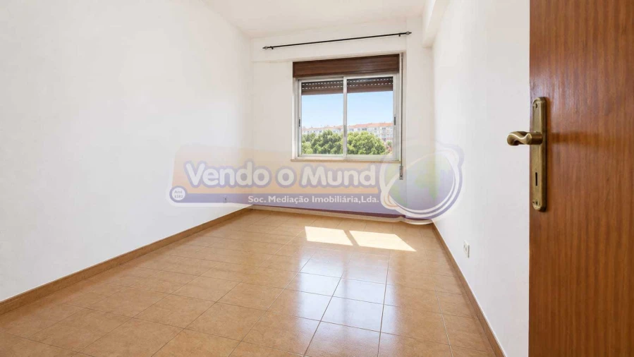 Apartamento T2 para Venda em Vila Franca de Xira Foto 14
