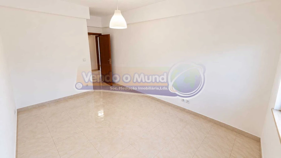 Apartamento T2 para Venda em Vila Franca de Xira Foto 6