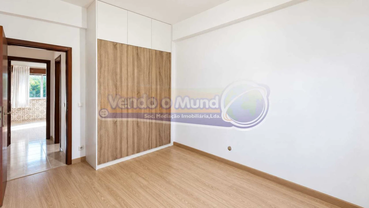 Apartamento T2 para Venda em Vila Franca de Xira Foto 11