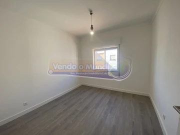 Apartamento T3 para Venda em Samora Correia