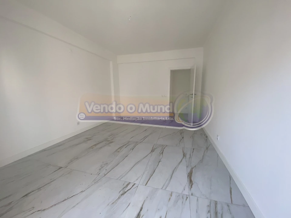 Apartamento T3 para Venda em Samora Correia Foto 4