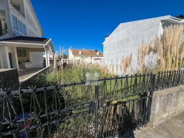 Terreno para Venda em Serzedo e Perosinho