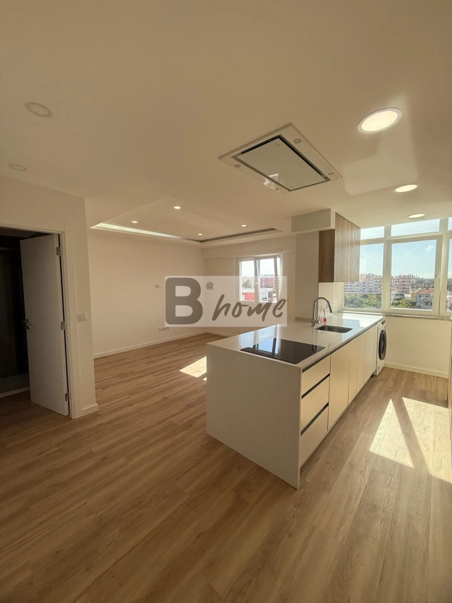 Apartamento T1 para Venda em Amora Foto 6