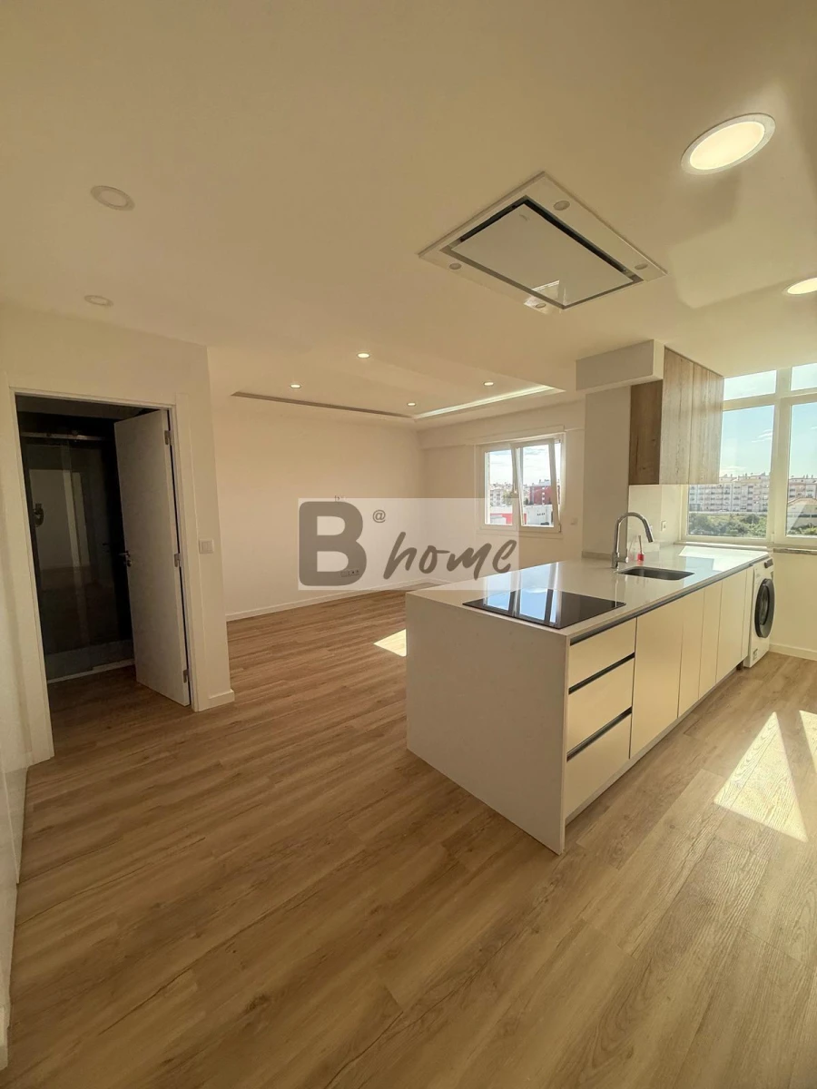Apartamento T1 para Venda em Amora Foto 2