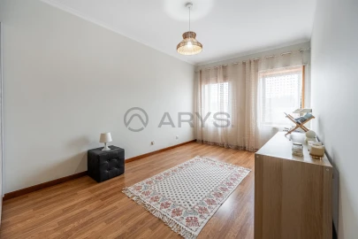 Apartamento T3 para Venda em Delães