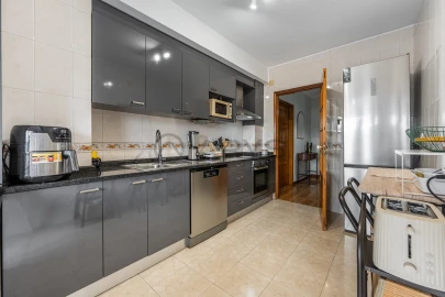 Apartamento T3 para Venda em Delães