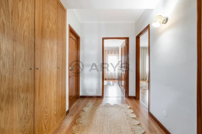 Apartamento T3 para Venda em Delães