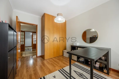 Apartamento T3 para Venda em Delães