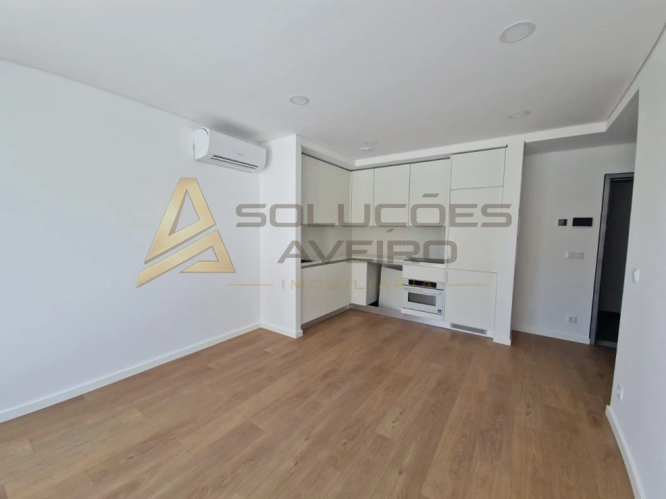 Apartamento T1 para Venda em Glória e Vera Cruz Foto 3