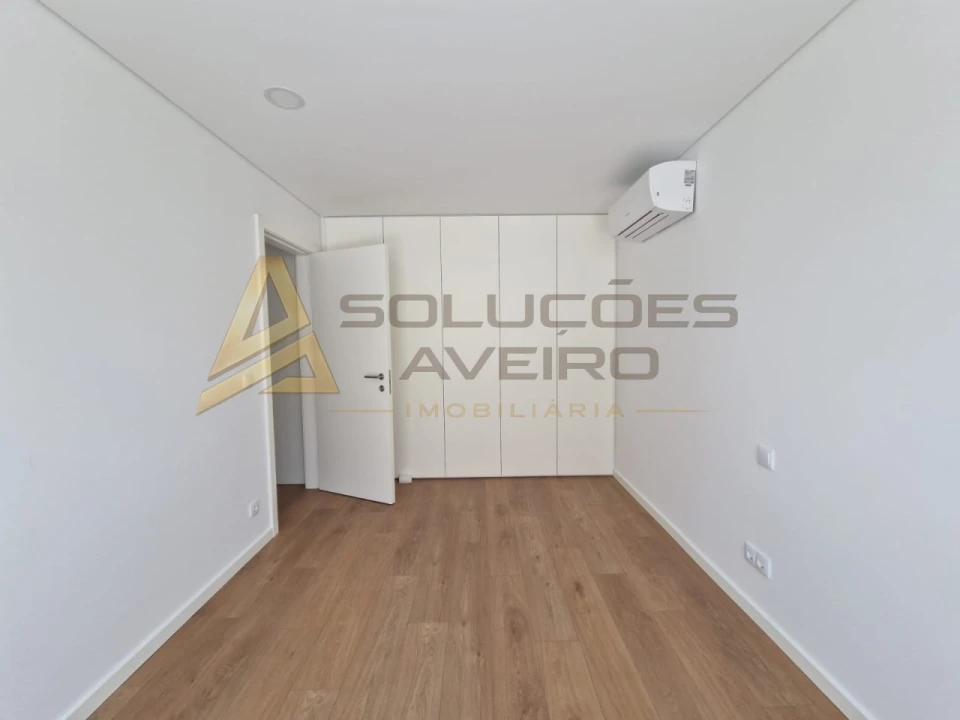 Apartamento T1 para Venda em Glória e Vera Cruz Foto 8