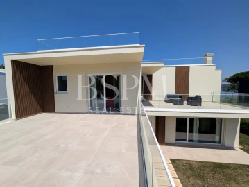 Moradia T4 para Venda em Vau