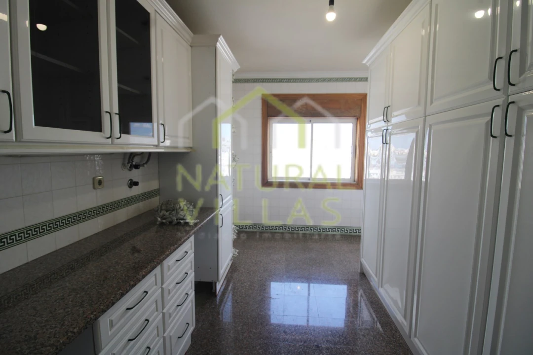 Apartamento T4 para Arrendamento em Faro (Sé e São Pedro) Foto 8