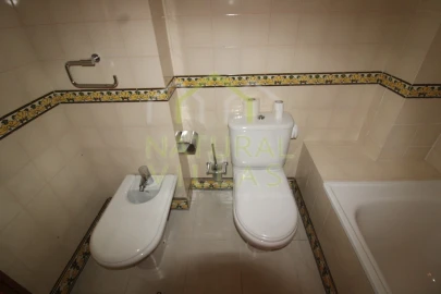 Apartamento T4 para Arrendamento em Faro (Sé e São Pedro)