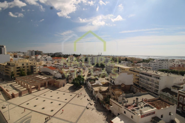 Apartamento T4 para Arrendamento em Faro (Sé e São Pedro) Foto 3