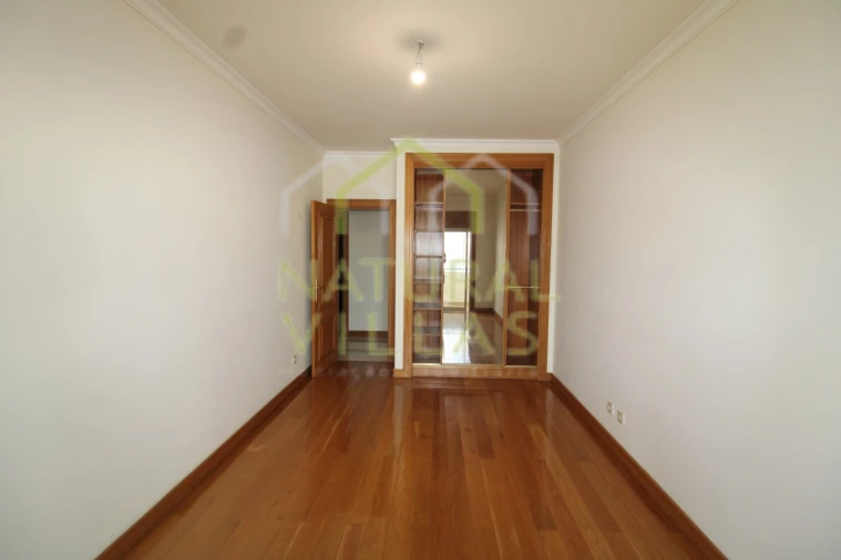 Apartamento T4 para Arrendamento em Faro (Sé e São Pedro) Foto 18