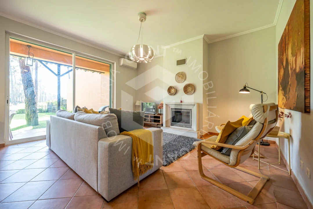 Apartamento T2 para Arrendamento em Charneca de Caparica e Sobreda Foto 2