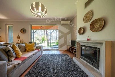 Apartamento T2 para Arrendamento em Charneca de Caparica e Sobreda