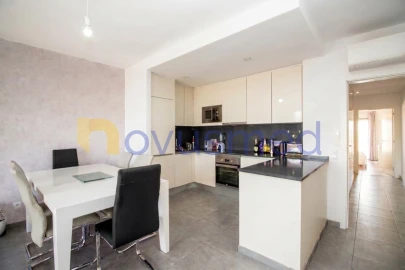 Apartamento T3 para Venda em Albufeira e Olhos de Água