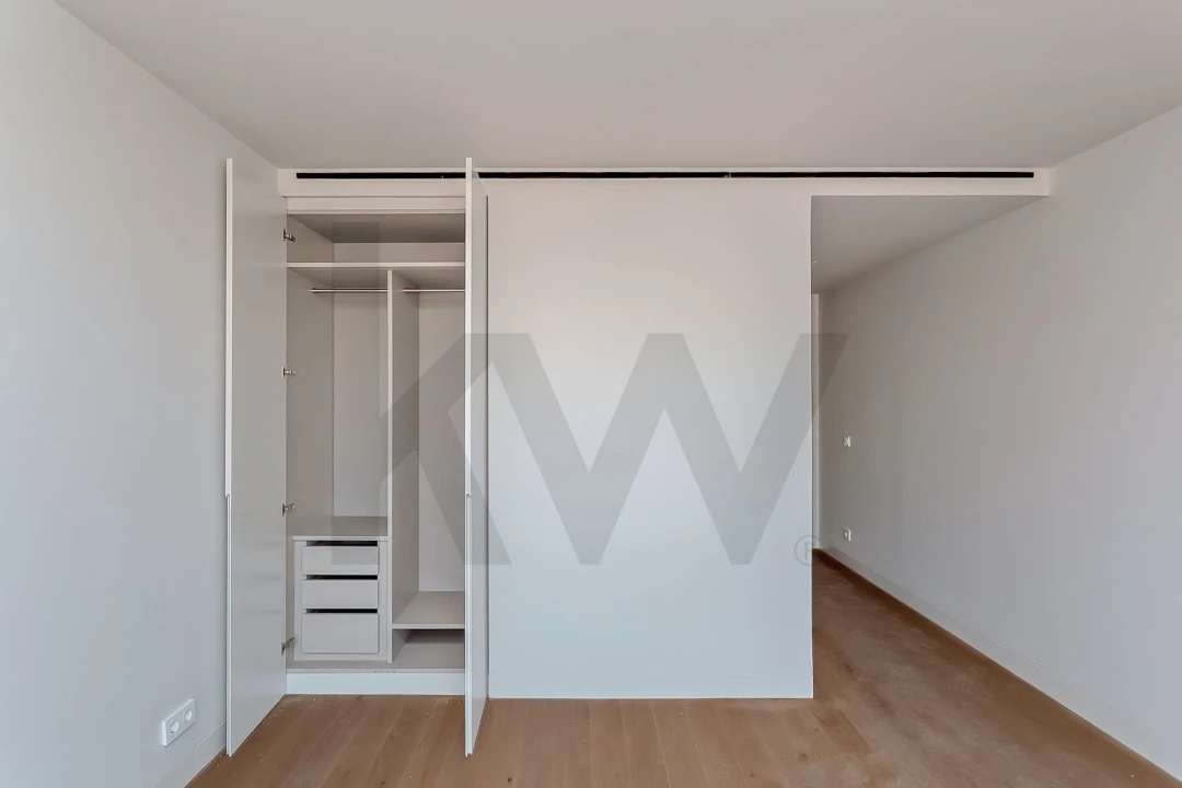 Apartamento T2 para Venda em Santo António Foto 28