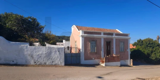 Moradia T2 para Venda em Carvoeira e Carmões