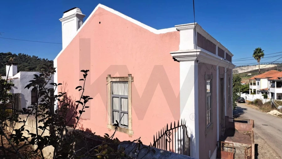 Moradia T2 para Venda em Carvoeira e Carmões Foto 4