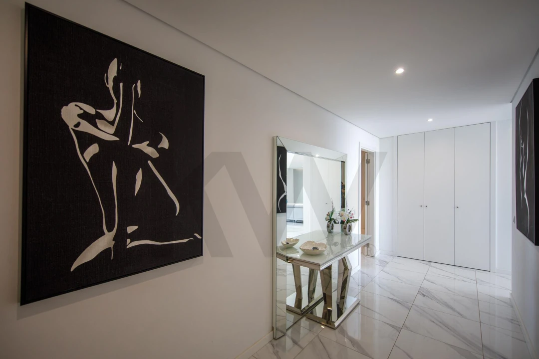 Apartamento T4 para Venda em Portimão Foto 14