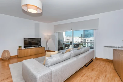 Apartamento T3 para Arrendamento em Oeiras e São Julião da Barra, Paço de Arcos e Caxias