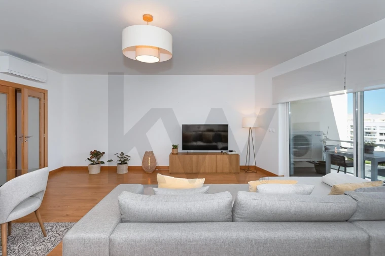 Apartamento T3 para Arrendamento em Oeiras e São Julião da Barra, Paço de Arcos e Caxias Foto 10