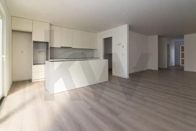 Moradia T4 para Venda em Fenais da Luz
