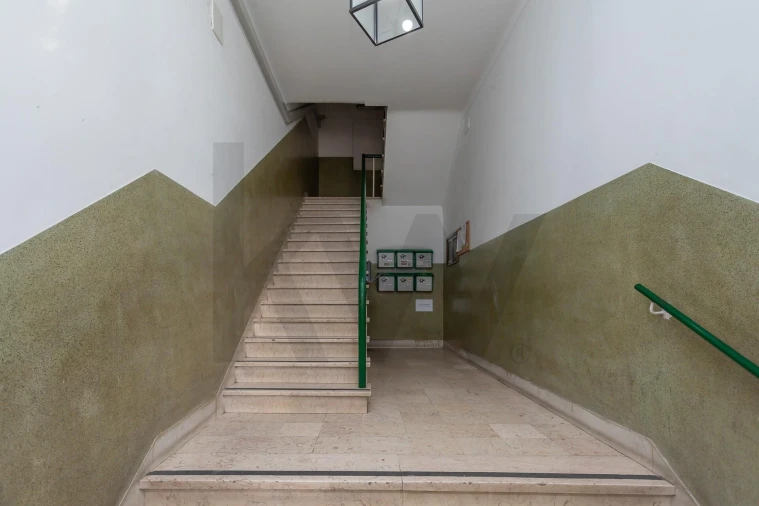 Apartamento T3 para Arrendamento em Carcavelos e Parede Foto 27