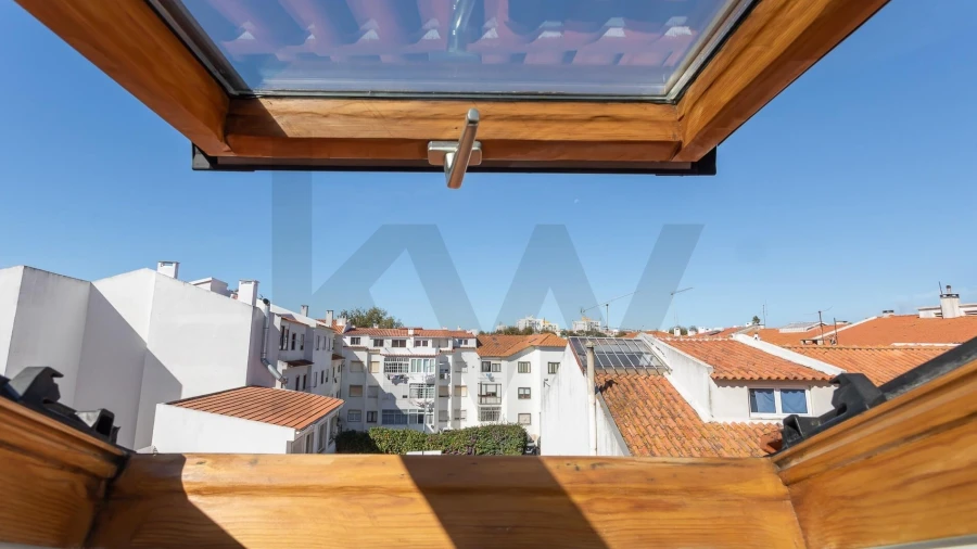 Apartamento T3 para Arrendamento em Carcavelos e Parede